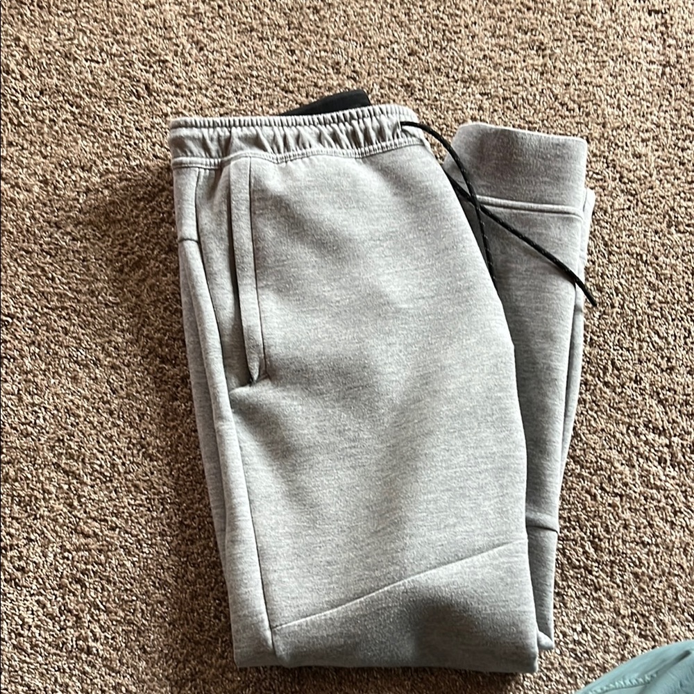 American Eagle Outfitters Gray Joggers Soft Fleece Elastic Waist